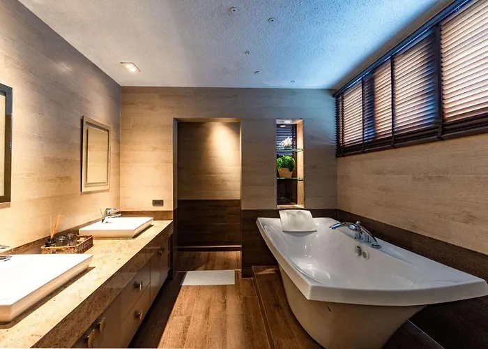Thonglor 25 Noble House Bangkok